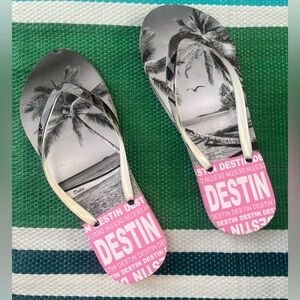 🎉✨HP🎉✨ DESTIN Pink and Gray Palm Tree Sandals